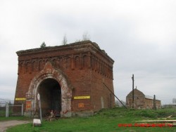 Все что осталось от Желтикова монастыря в мае 2011 года.