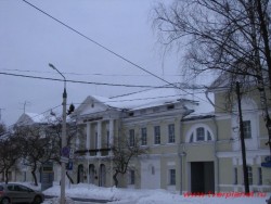 Претендент    первый - здание Тверьуниверсалбанка, фото 2011 года