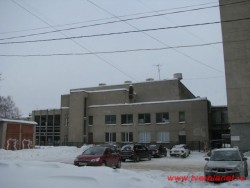 Здание киноконцертного зала, построенного на месте лютеранской церкви. Фото 2011 года.