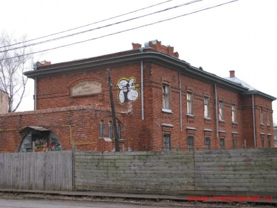 Училище имени А. Карпова, общий вид со стороны Крылова. Фото Ноябрь 2012 г.