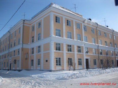Здание (ул. Жигарева, 44), где установлена памятная доска