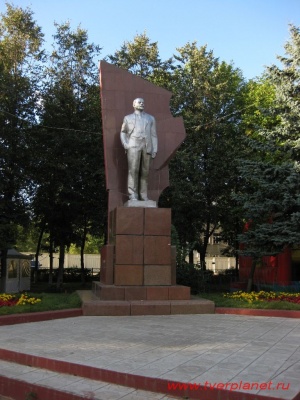 Памятник В.И.Ленину напротив ТГТУ (ул. Ленина)