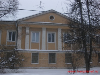 Фасад главного дома усадьбы