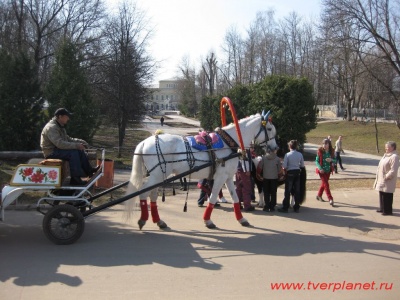 Повозка в горсаду