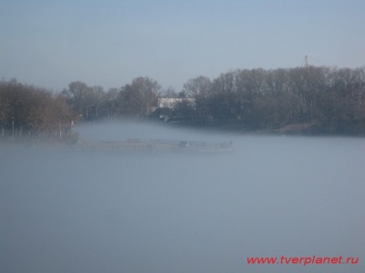 Туман на месте впадения Тверцы в Волгу