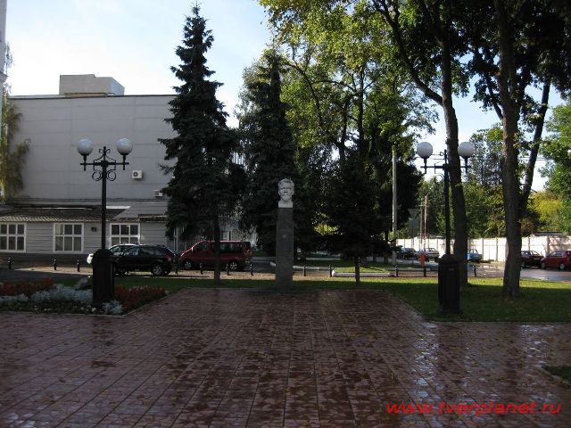 Памятник Калинину у ТВЗ