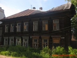 Двухэтажный дом в Твери на улице Никитина