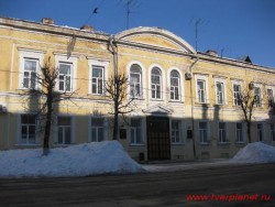 Административное здание (улица Советская, 17; улица Вольною Новгорода, 16)